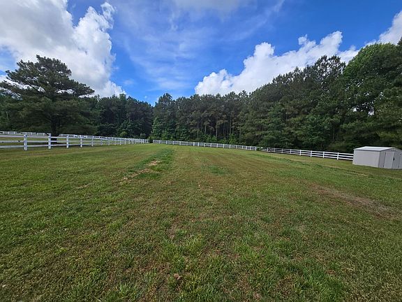 4th image of 293 S Currituck Rd