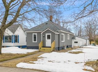 1006 Stephenson Ave, Escanaba, MI 49829