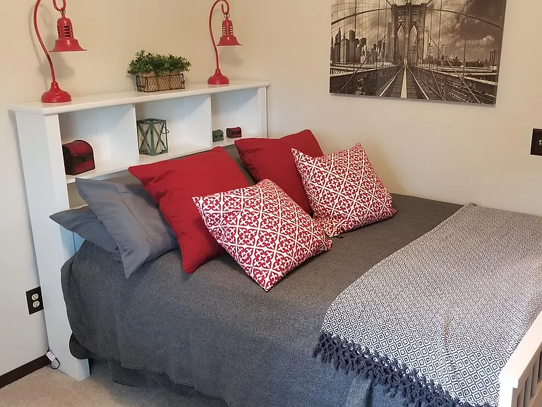 Guest Bedroom w/Full Sized Trundle Bed