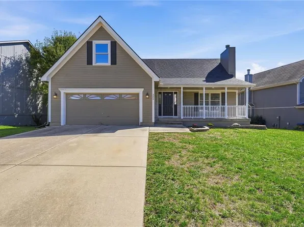 205 N Highland Dr, Raymore, MO 64083
