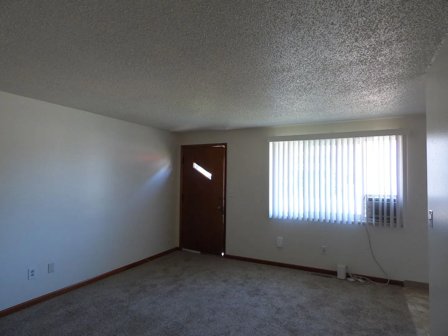 33 35 Denver Way — Photo 2