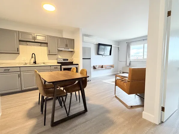 1681 Windsor Ave #3, Windsor, ON N8X 3M5
