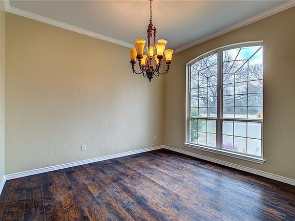4th image of 1100 Northwood Dr