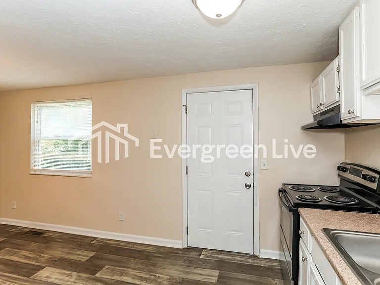 10298 Menominee Dr — Photo 7