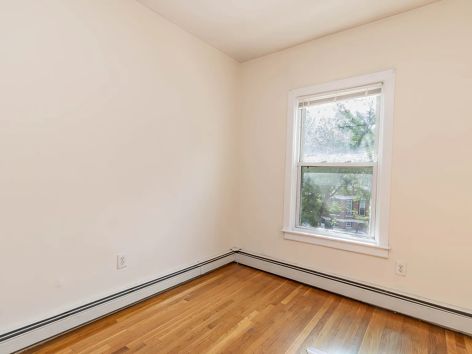 3 bed, 1.0 bath, $2,700 — Photo 3