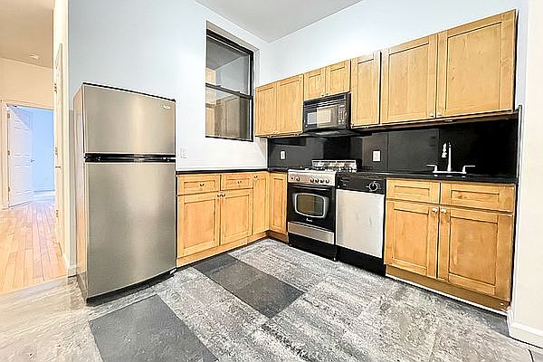 1st image of 158 Columbus Ave #4SE