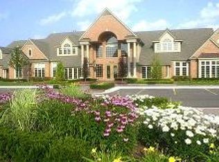 47001 Manhattan Cir, Novi, MI 48374