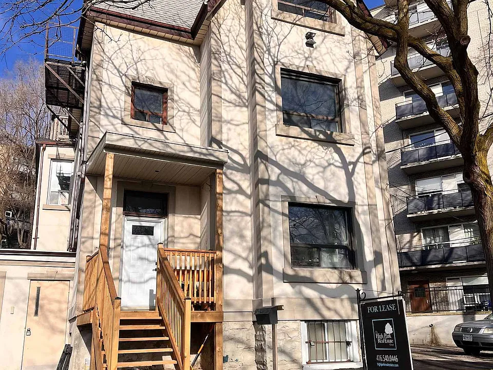 96 Springhurst Ave #3
