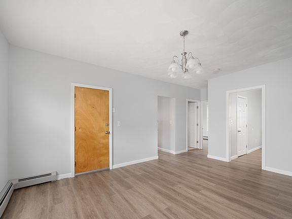 3rd image of 117 Englewood Ave Floor 1