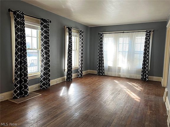 3rd image of 1646 Westwood Ave