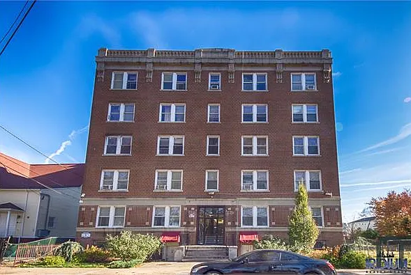 477 Madison Ave — Photo 13
