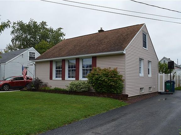 2nd image of 33 Evelyn St