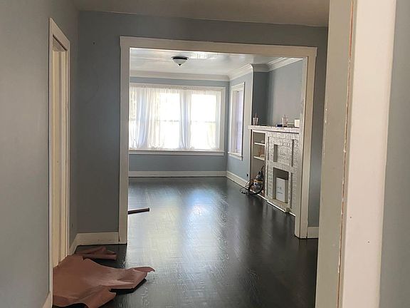 3rd image of 1450 N Lockwood Ave #1