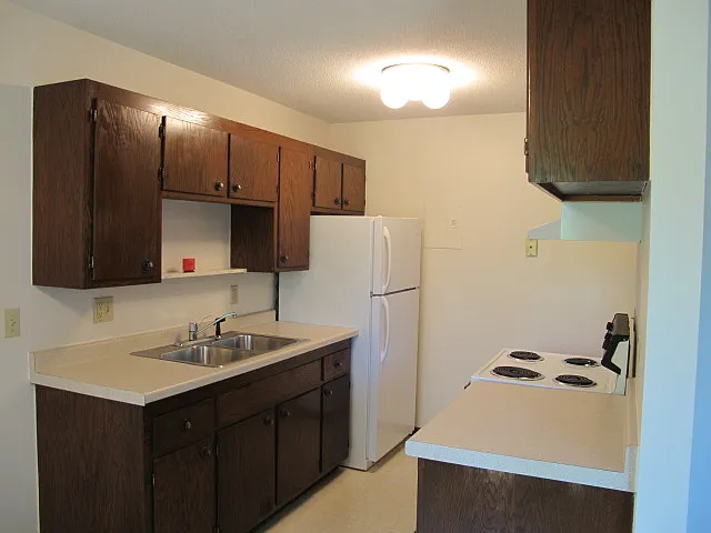 Evergreen East Apartments — Photo 18