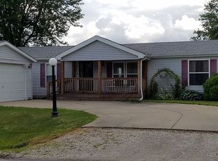 213 Apple Tree Dr, Urbana, IL 61802