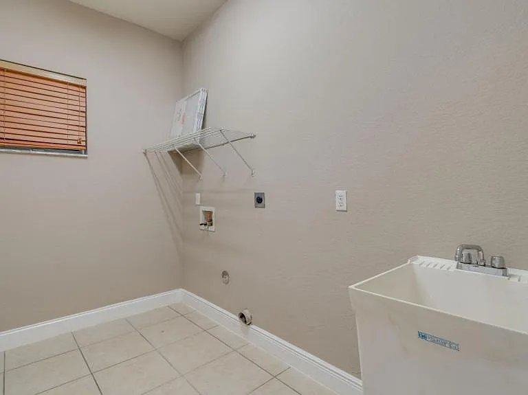 4539 SW 6th Pl — Photo 21