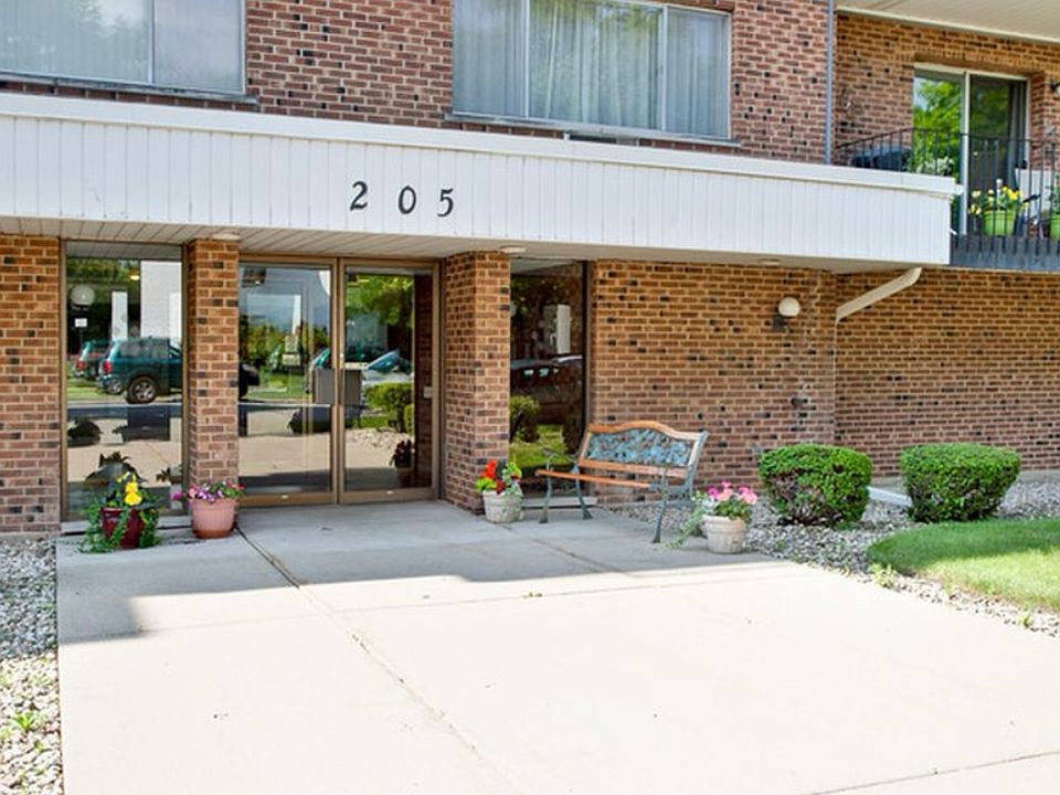 1st image of 205 W Miner St APT 108