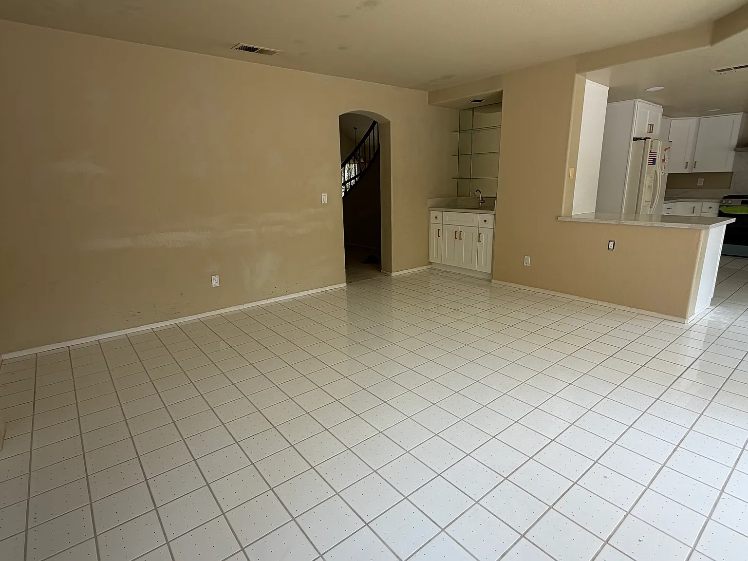 4 bed, 2631 sqft, $5,800 — Photo 4