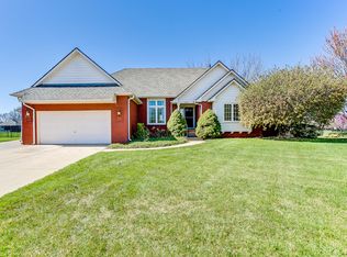2403 N Lake Ridge Cir, Wichita, KS 67205