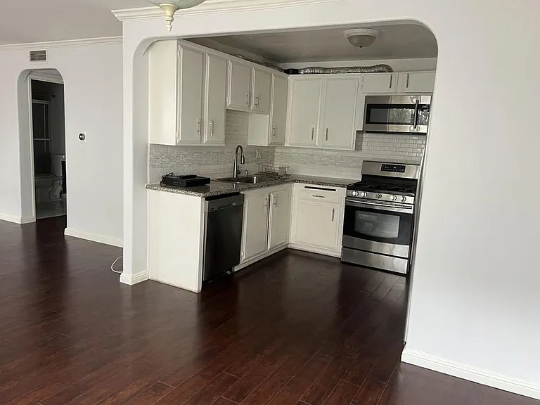 18555 Collins St #C8 — Photo 6