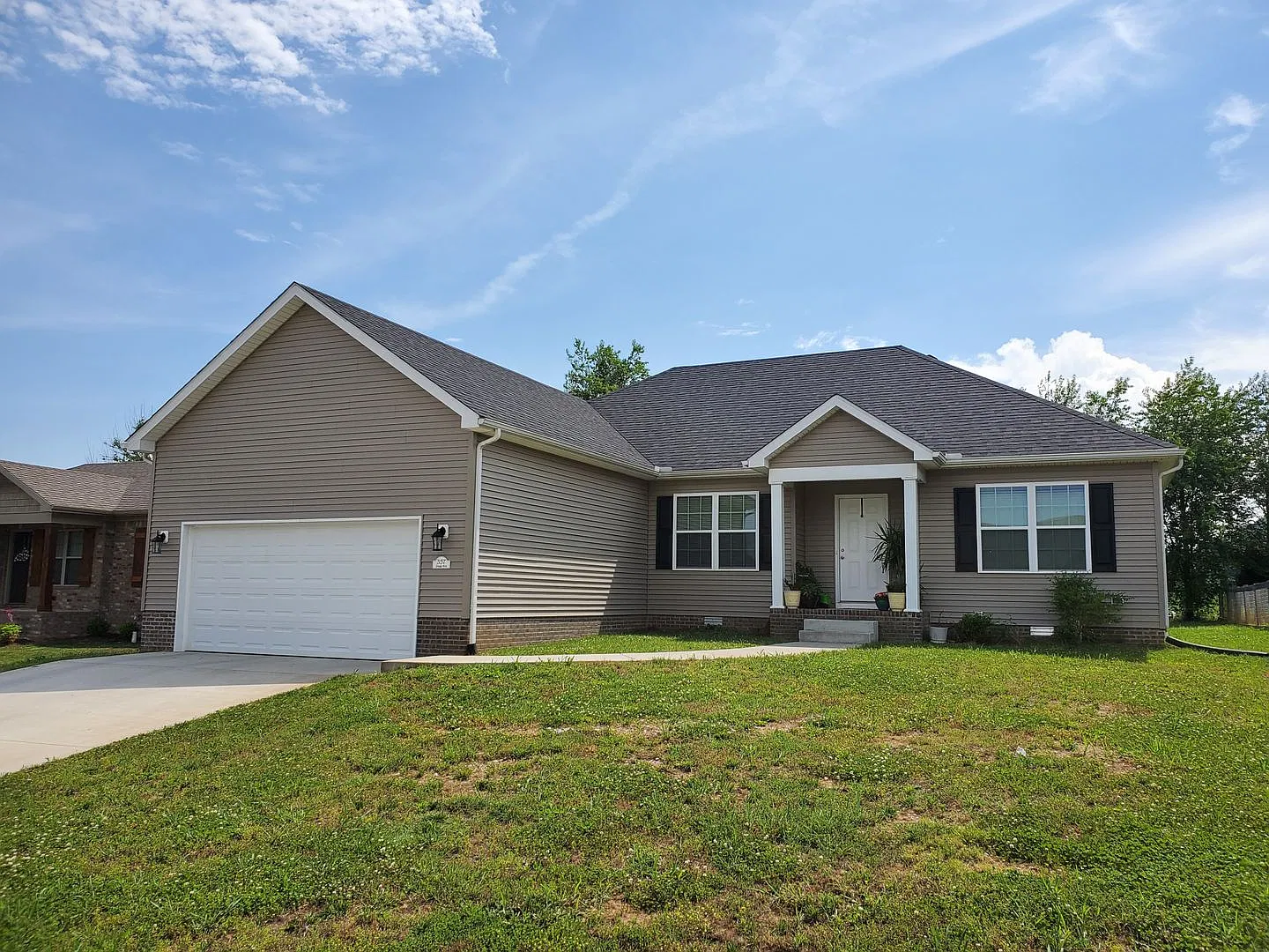 3 Bedroom, 2 Bath, 2 Car Garage — Photo 1