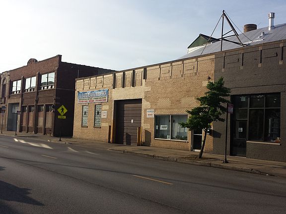 4th image of 2915 W Montrose Ave