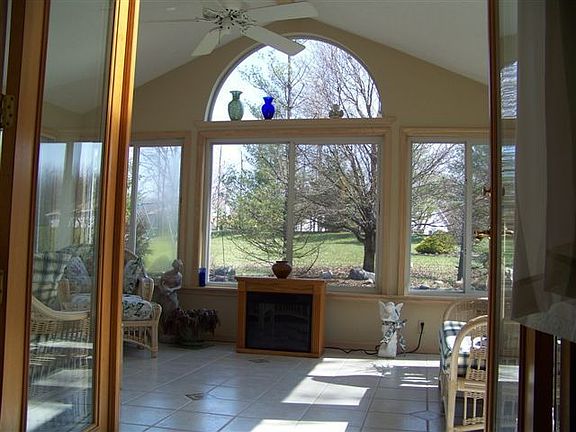 4th image of 10003 Forestview Dr