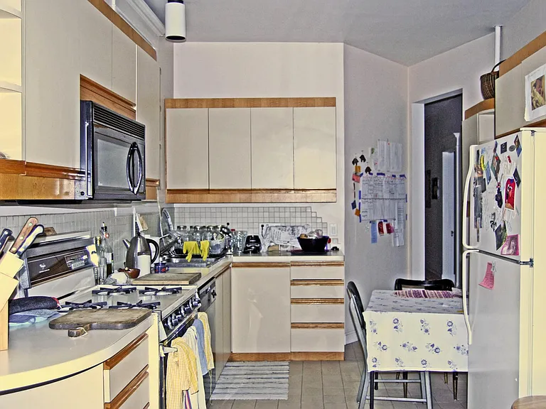 3037 W Logan Blvd #3 — Photo 2