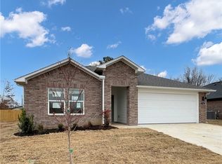 818 Heeler Ave, Lowell, AR 72745