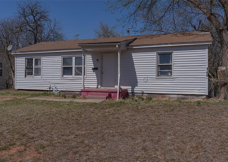 1st image of 3305 SE 21st St