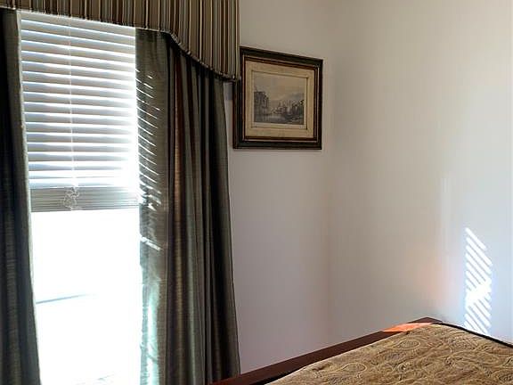 5th image of 245 Candler St