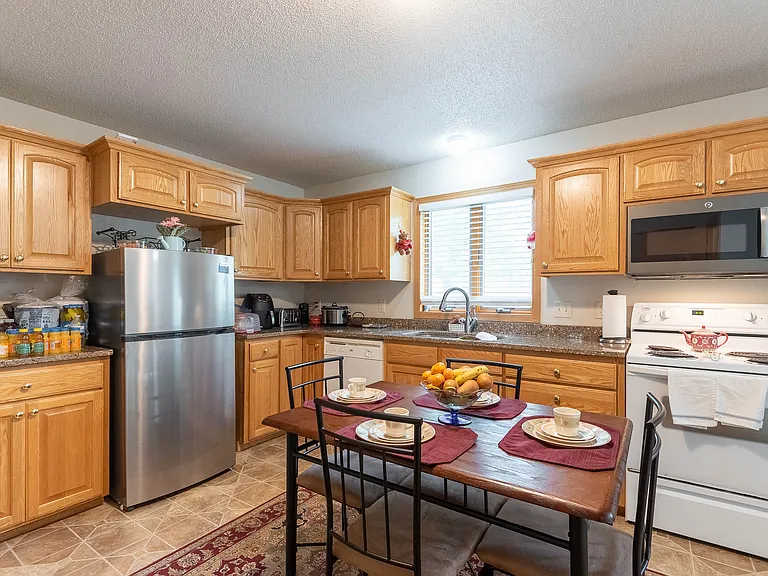 1613 Sharon Dr — Photo 10