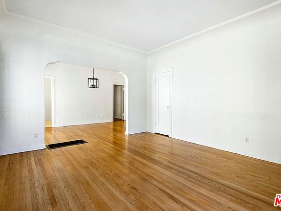 4th image of 448 N Ogden Dr