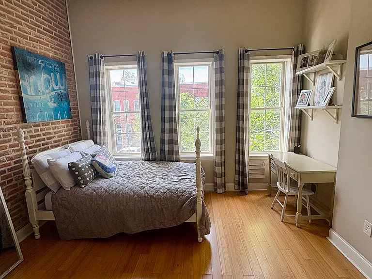 2834 Hudson St — Photo 24