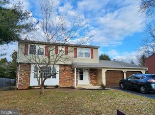 4 Hoffman Dr, Hamilton, NJ 08690