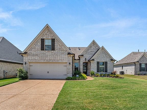 2nd image of 485 Cherokee Cir