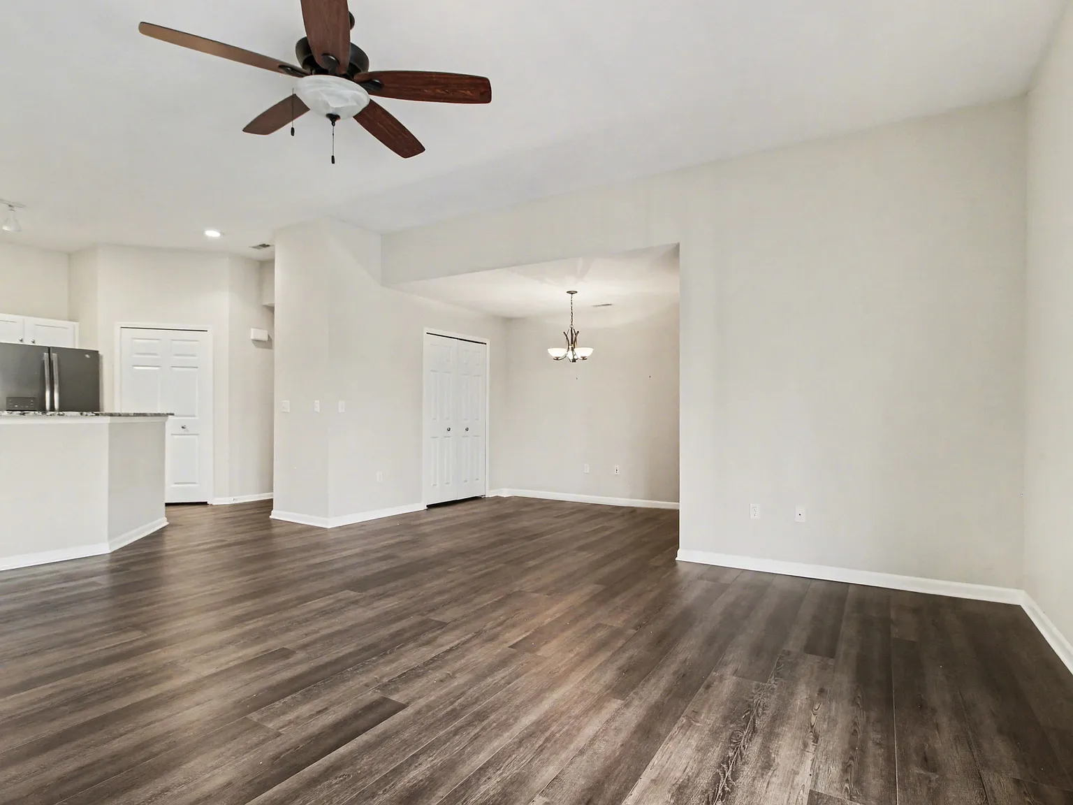 2 bed, 1165 sqft, $2,100 — Photo 2