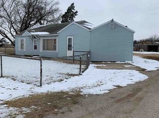 4505 S 76th St, Blackwell, OK 74631