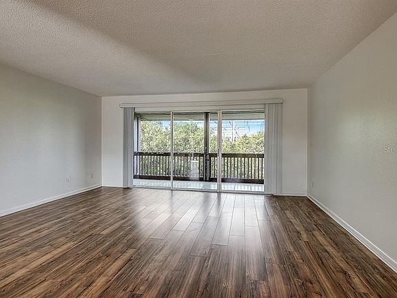 5th image of 200 Country Club Dr APT 1304