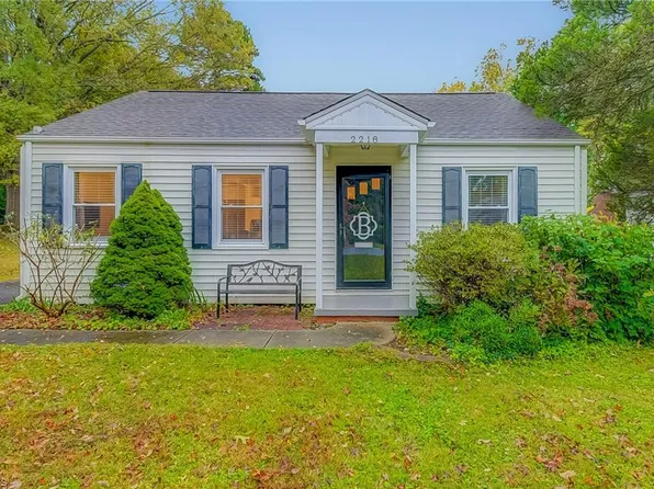 2218 Sherwood Dr, Winston Salem, NC 27103