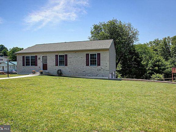 2nd image of 3040 Liverpool Ct