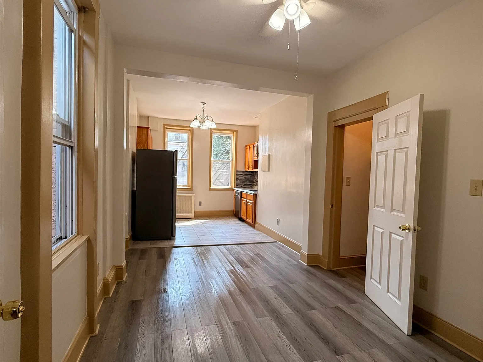 2 bed, 1.0 bath, 650 sqft, $2,200 — Photo 1
