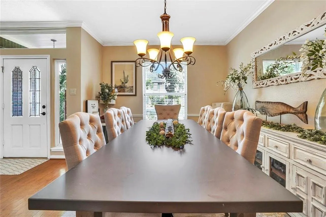 4 bed, 2.5 bath, 3069 sqft, $4,100 — Photo 4