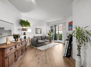 1928 Nelson St #304, Vancouver, BC V6G 1N2