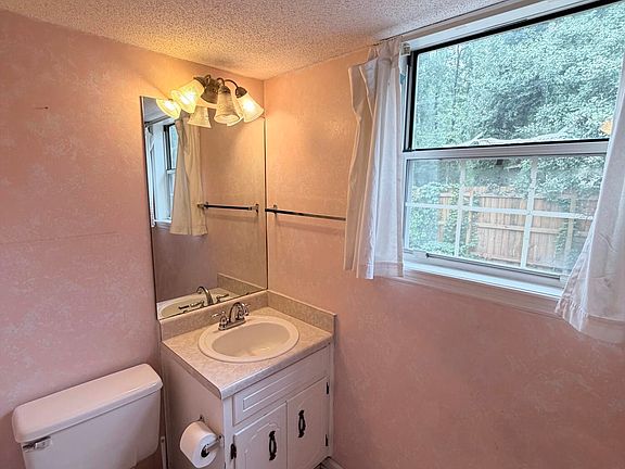 5th image of 271 Ashton Woods Drive