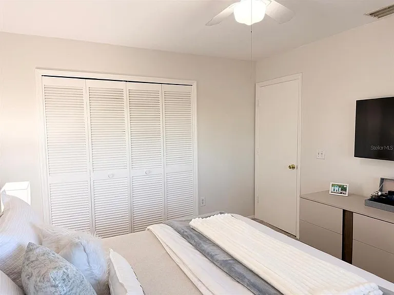 5027 SW 16th Pl #102 — Photo 22