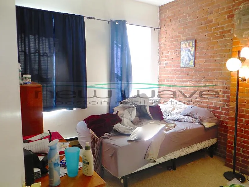 2 bed, 1.5 bath, 999 sqft, $4,200 — Photo 4