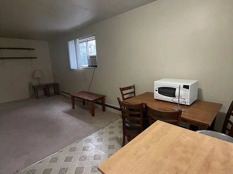 526 Linden St — Photo 6