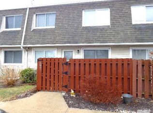 197 Storm Dr, Holtsville, NY 11742