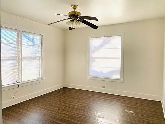 5th image of 536 Dallas St
